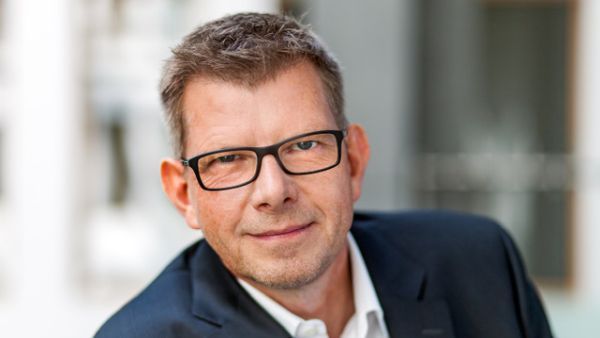q.beyond gewinnt Thorsten Dirks als neuen Aufsichtsrat